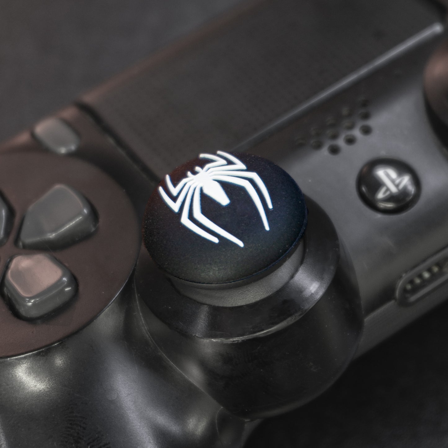 Protector de joystick de Spider-Man negro