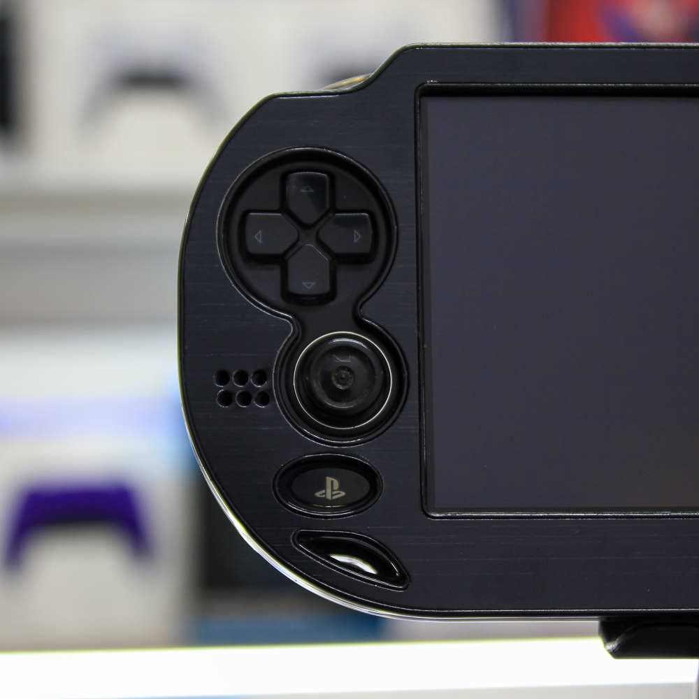 Case metálico negro para PS Vita 1000