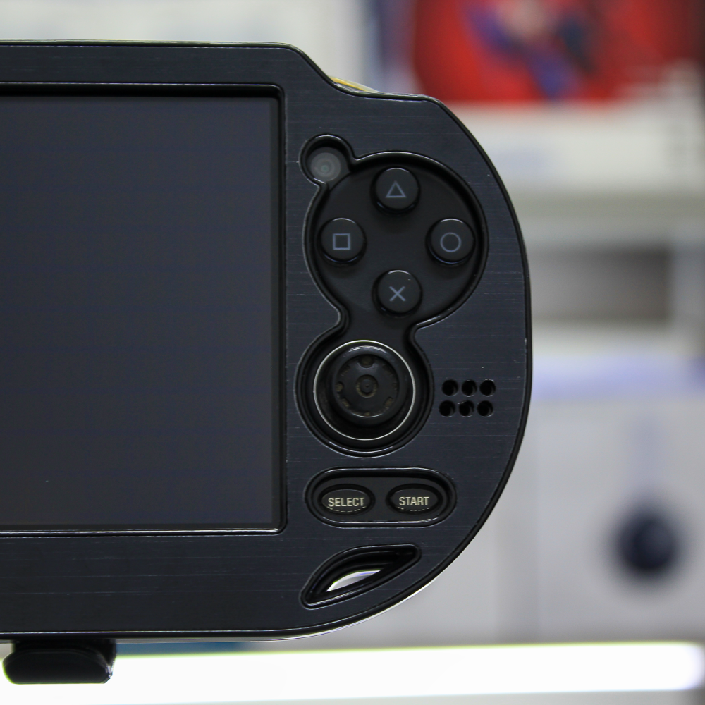 Case metálico negro para PS Vita 1000