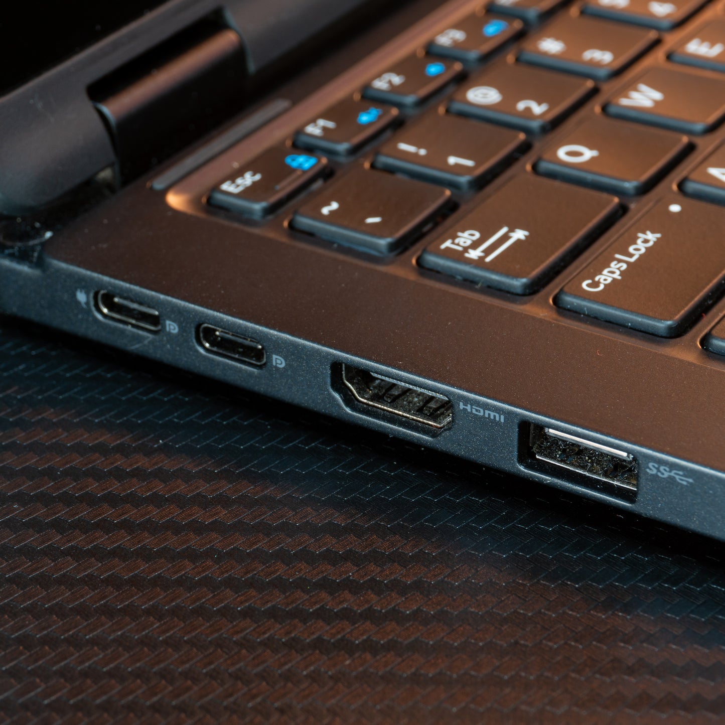 Dell Latitude 2-in-1 5289 i5 7TH / 256GB SSD / 8GB RAM / 12.5"