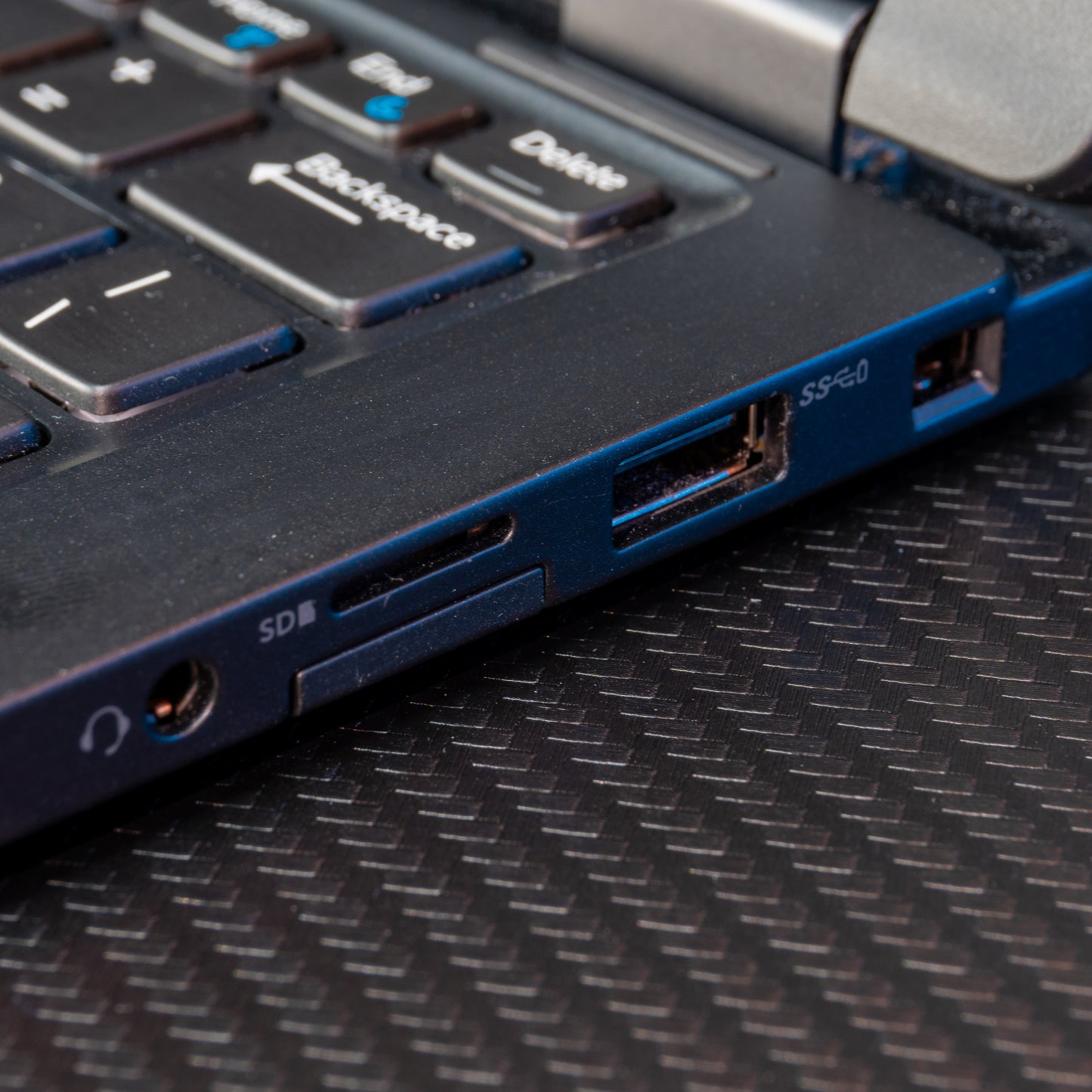 Dell Latitude 2-in-1 5289 i5 7TH / 256GB SSD / 8GB RAM / 12.5"