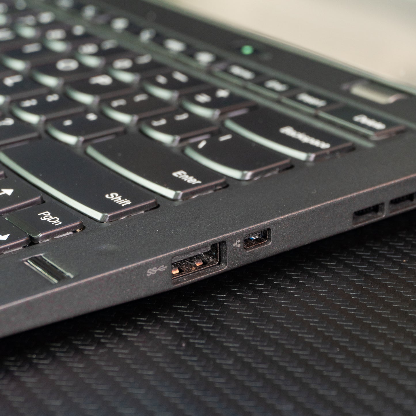 Lenovo ThinkPad X1 Carbon i5 5TH / 256GB SSD / 8GB RAM / 14"