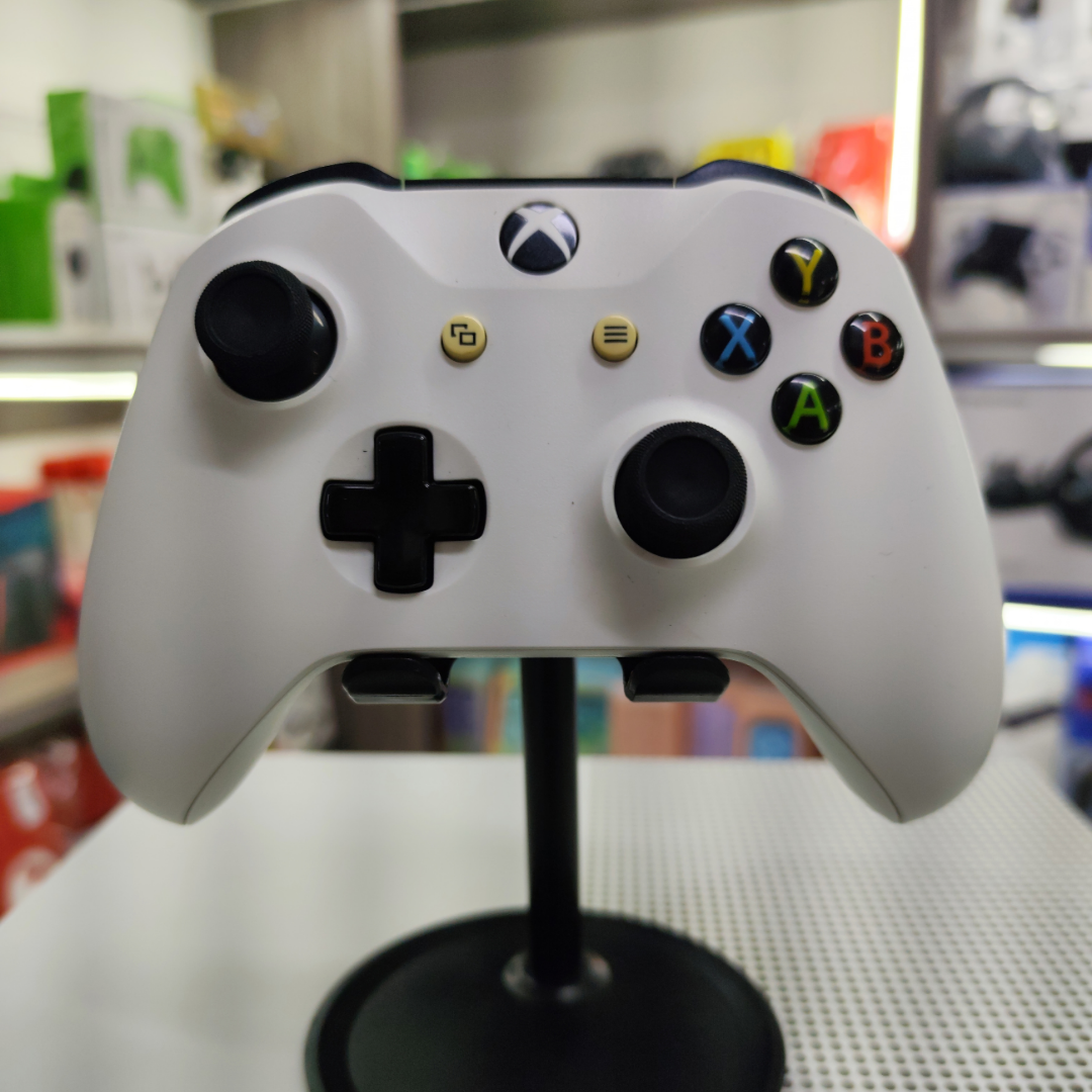 Xbox ONE X - USADA (juego a elección)