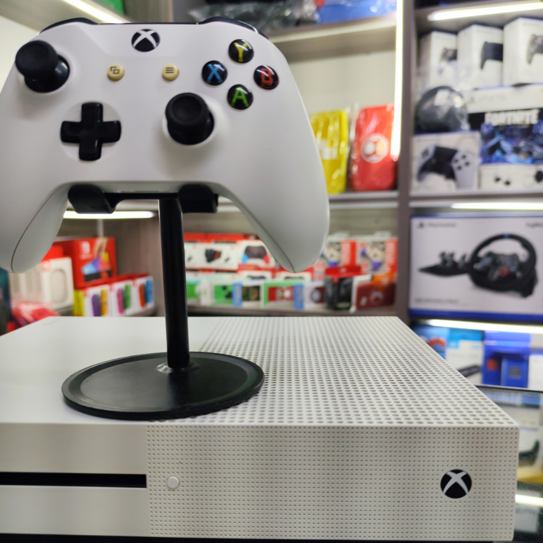 Xbox ONE X - USADA (juego a elección)