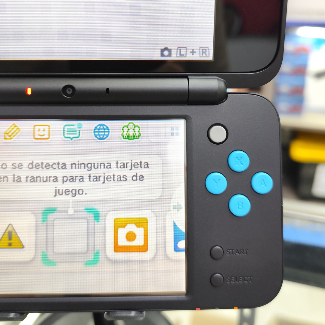 Nintendo New 2DS XL Negra - NUEVA - SIN CAJA (juego a elección o r4 programada)