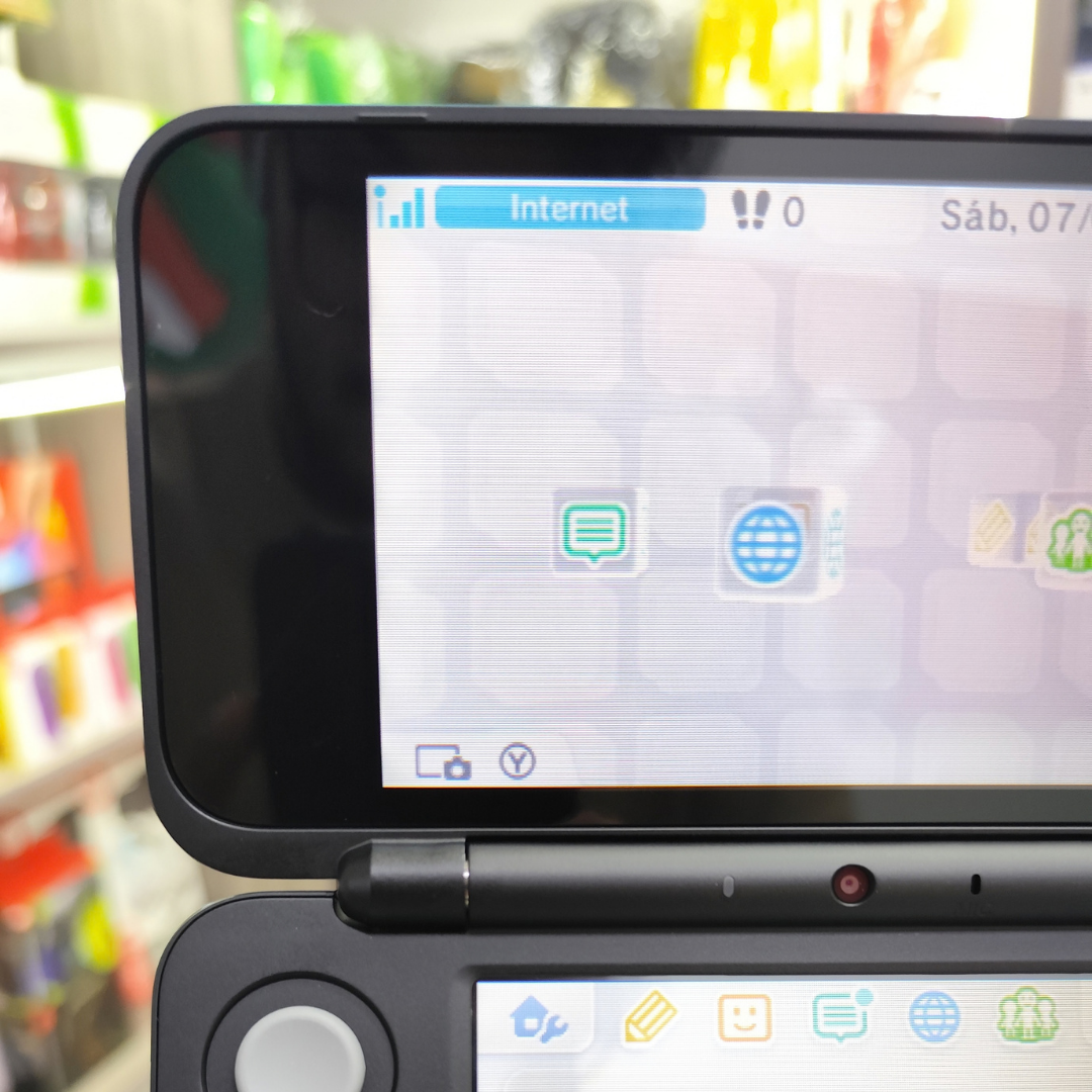 Nintendo New 2DS XL Negra - NUEVA - SIN CAJA (juego a elección o r4 programada)