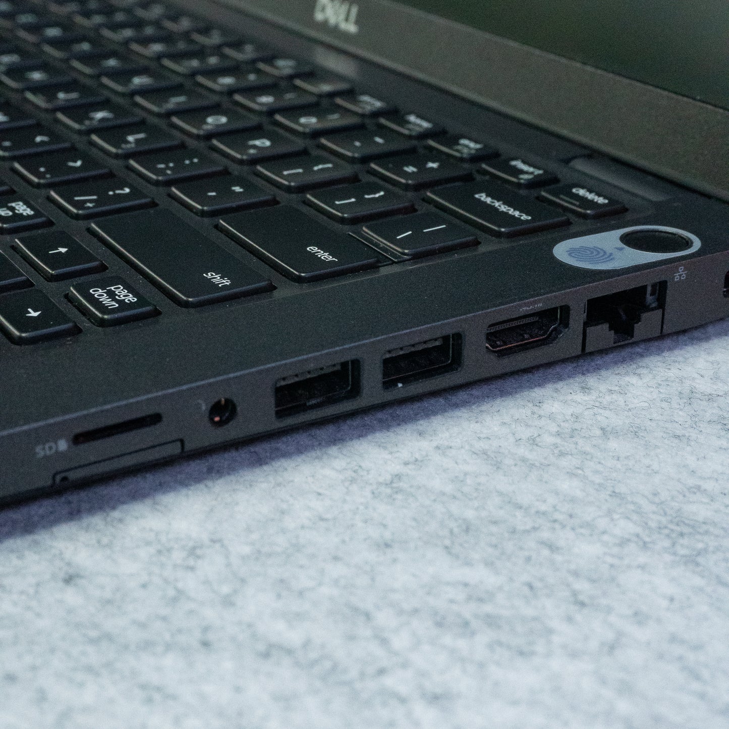 Dell Latitude 5400 i7-8TH / 256GB SSD / 8GB RAM / 14"